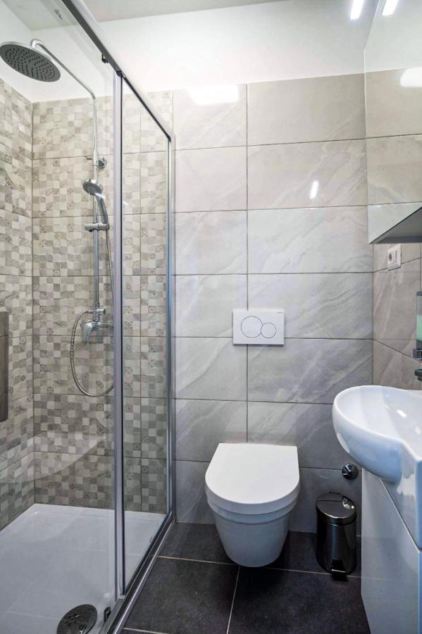 Seafront 2-Bedroom Apartment Nika - Rabac Exterior photo